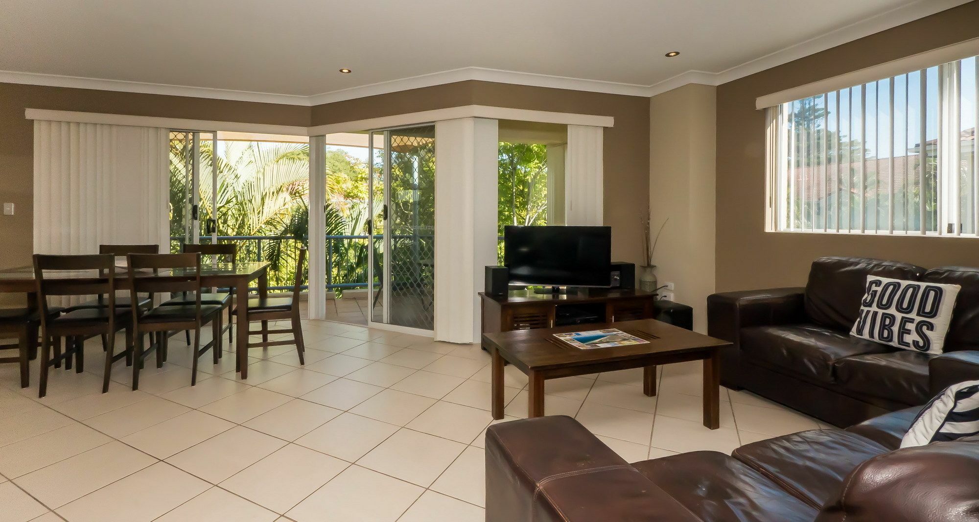 Sanctuary Lake Apartments Gold Coast Exterior photo